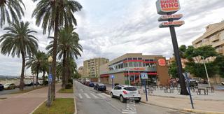 Local Comercial  Calle luis barcala. Bajo comercial junto a burguer king de la avenida de la estación