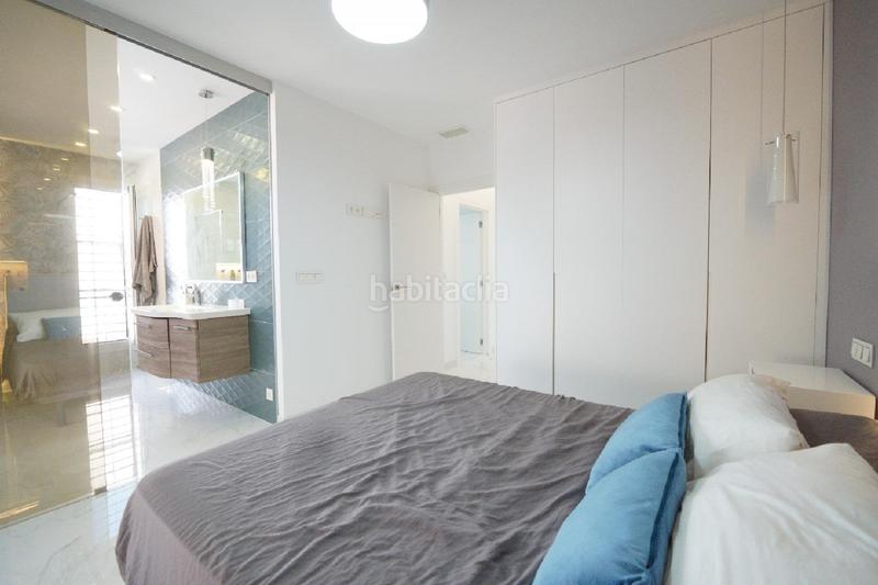 Foto 1e9bb3b3-4824-47bc-a429-d21426680cf5. Chalet  nuevo primera linea playa la mata en Torrevieja