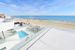 Chalet  Avenida españoles. Chalet nuevo primera linea playa la mata