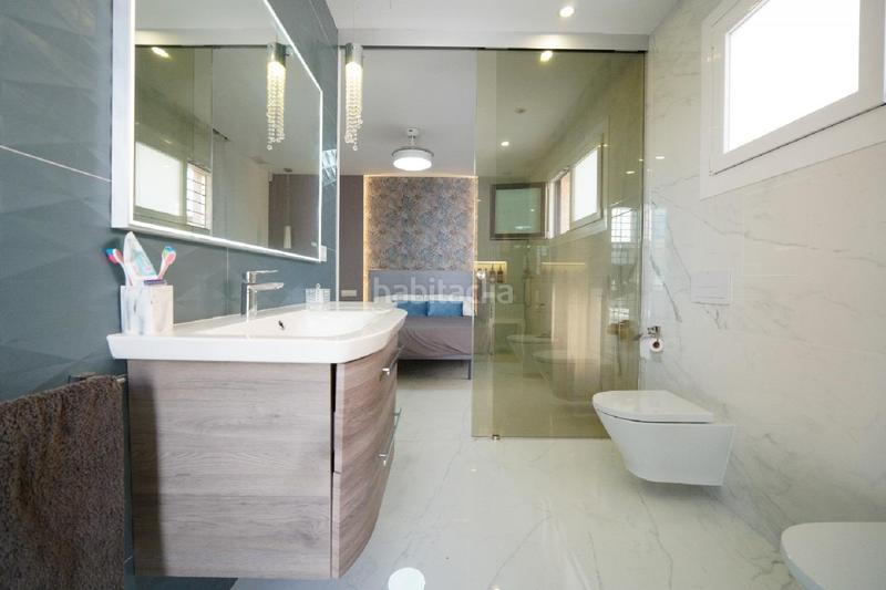 Foto e2efd829-138d-4d83-80ca-555a8db37e9d. Chalet  nuevo primera linea playa la mata en Torrevieja