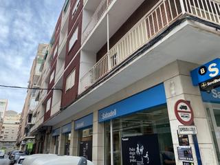Local commercial  Calle maestro moreno. Local comercial junto a duque de tamames, orihuela