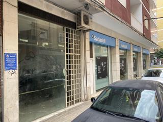 Local commercial  Calle maestro moreno. Local situado a pie de calle junto a la avenida duque de tamames
