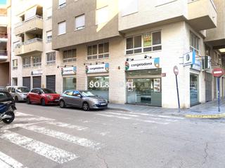 Lloguer Local Comercial a Calle comandante manuel gimeno 21. Local con salida de humos frente superdumbo