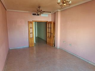Pis a Almoradí. Vivienda de banco en almoradí