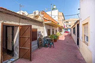 Maison à Desamparados - Hurchillo - Torremendo. Casa de banco en venta en desamparados  gran oportunidad!