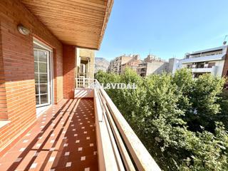 Location Appartement  Avenida teodomiro. Se alquila solo a funcionarios! piso  de lujo en alquiler.