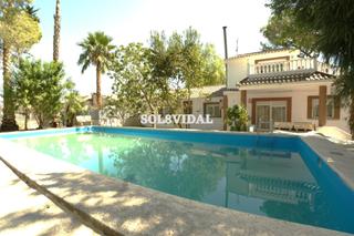 Chalet à Orihuela Ciudad. Chalet en orihuela, parcela de 12.000m2, 250 m2 construidos