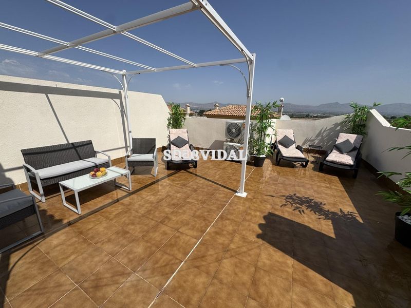 Foto 54dd1587-1789-4d89-acf8-2b23b75878ef. Casa amb piscina a Cox