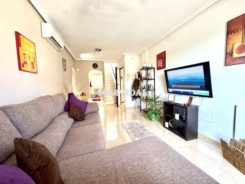 Foto f0368e86-beb0-4776-bc11-ccf74a7e24bf. Casa amb piscina a Cox