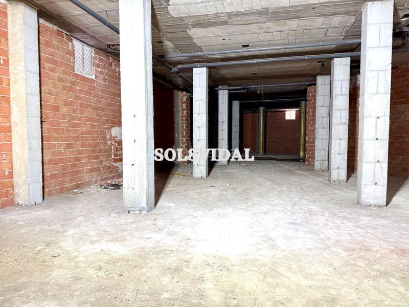 Foto 4cd5dd58-f3e2-4a2b-af1c-a235889881f1. Alquiler local comercial el local más grande del centro en Torrevieja