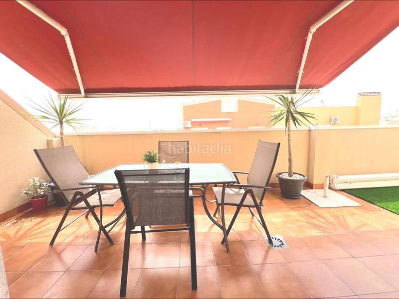 Foto 09301b06-0819-4a26-9822-fb8971534a66. Ático en calle zoa 58 atico con 30m2 de terraza. 400m. de la playa. licencia turística. céntrico. en Torrevieja