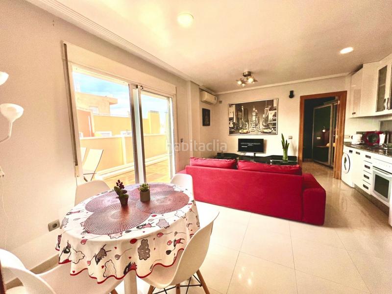 Foto 0fcd581c-e4e3-4c60-a7bf-32edf1a27f2a. Ático en calle zoa 58 atico con 30m2 de terraza. 400m. de la playa. licencia turística. céntrico. en Torrevieja