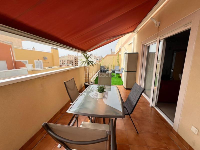 Foto 9abdb84c-ef5b-4573-b98d-bf388d80f8d2. Ático en calle zoa 58 atico con 30m2 de terraza. 400m. de la playa. licencia turística. céntrico. en Torrevieja