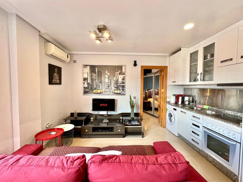 Foto a3ff2f6d-c0fe-4b7f-98e5-a697604c2c41. Ático en calle zoa 58 atico con 30m2 de terraza. 400m. de la playa. licencia turística. céntrico. en Torrevieja