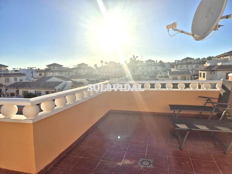 Foto 932e76c5-beab-49f2-aed4-d43f2d9f5684. Chalet con riscaldamento piscina in Lomas de Cabo Roig - Los Dolses Orihuela