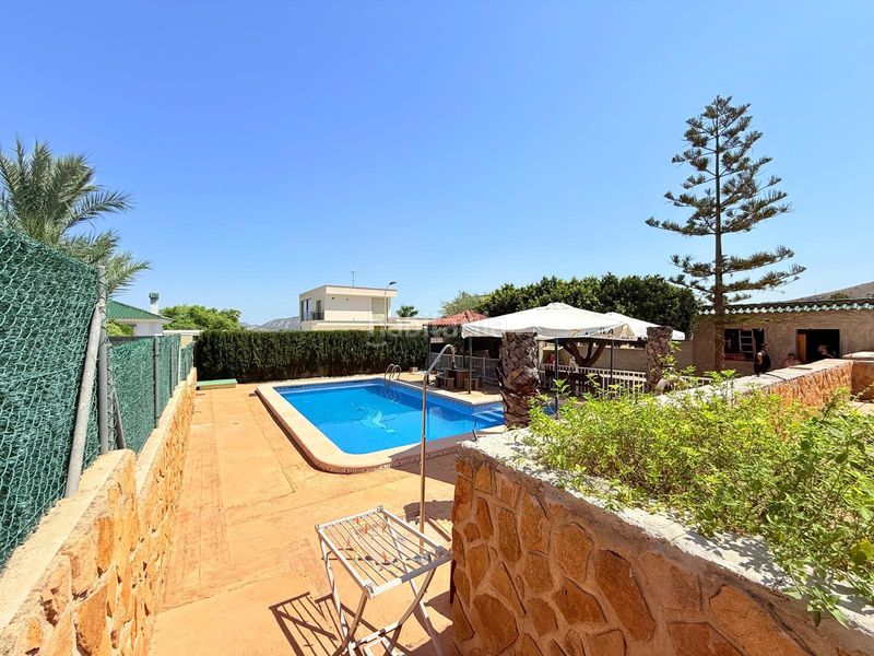 Foto a8e54f20-6827-4577-803a-30389cced084. Xalet amb piscina a Montepinar - La Aparecida - Raiguero Orihuela