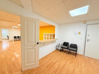 Bureau  Duque de tamames. Entresuelo en calle duque de tamames por 69.500