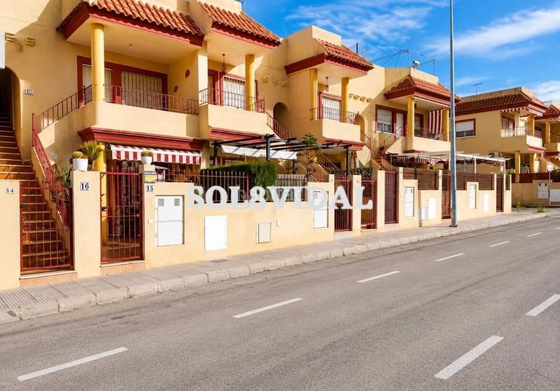 Foto ed2df588-2c7b-4e0c-8352-164be0032156. Casa amb piscina a Orihuela ciudad Orihuela