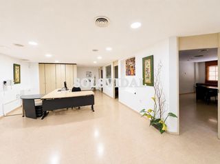 Local Comercial a Orihuela Ciudad. Local en entreplanta  275 m2 en orihuela centro