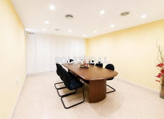 Ufficio  Calle calle obispo rocamora. Local en entreplanta  275 m2 en orihuela centro