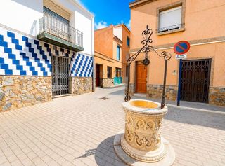 Haus in Orihuela Ciudad. Casa adosada por 36.000