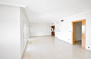 Appartamento  Calle de gabriel miró. Piso de 195 m2 con garaje a 50m de la playa del acequión