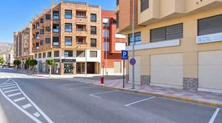 Pis  Calle del monseñor espinosa. Pisazo de 4 dormitorios en orihuela, zona ocarasa, frente superd