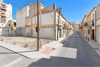Terreno residencial  Calle antonio pinies. Solar urbano de 405 m2 en orihuela centro  solar urbano edificab