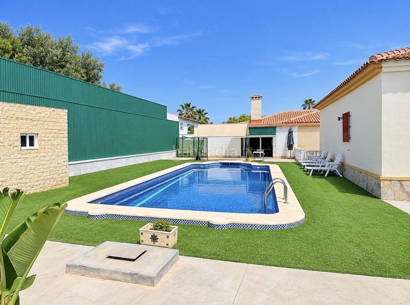 Foto 0fa87bc4-6fcb-4a73-acc5-43cd077bfc44. Alquiler chalet dos chalets con piscina, la matanza, en Orihuela