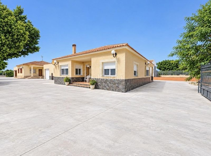 Foto 53fa2399-1242-49dc-997e-8d672dcf690e. Alquiler chalet dos chalets con piscina, la matanza, en Orihuela
