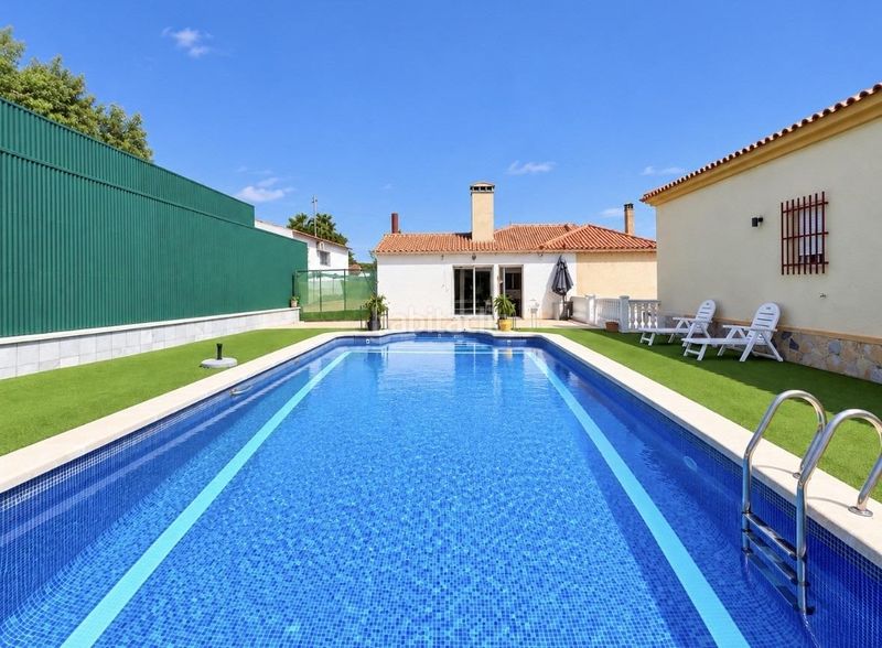 Foto b840f135-07d9-4207-839e-f7bec044296c. Alquiler chalet dos chalets con piscina, la matanza, en Orihuela