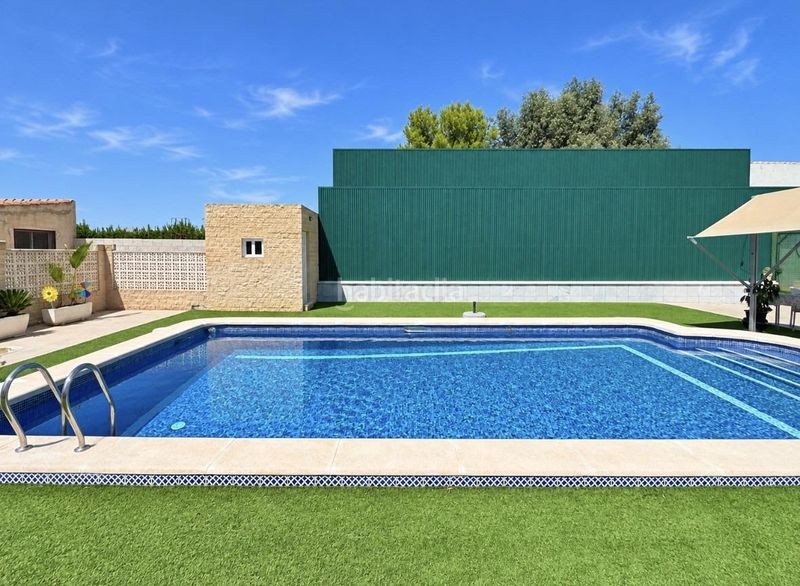 Foto bbf3f13e-9826-486f-955b-795ca0512f7e. Alquiler chalet dos chalets con piscina, la matanza, en Orihuela