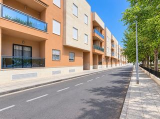 Pis  Calle calle hermandad de la resurrección. Piso con garaje en orihuela, zona espeñetas