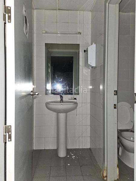 Foto 783a207a-1fe2-4db6-99f5-3e0f16bf2f9c. Lloguer local comercial a Hispanoamérica-Comunidades Valdemoro