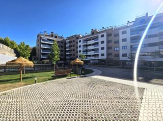 Erdgeschoss in Brezo. Bajo con patio en zona brezohospital