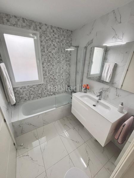 Foto c08d47cd-2be3-4025-be8f-8a9610899107. Casa pareada chalet de esquina con piscina en Restón I-Restón II Valdemoro