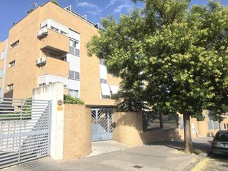 Planta baixa a Hispanoamérica-Comunidades. Planta baja con patio exterior