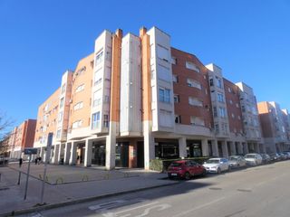 Etagenwohnung in Restón I-Restón II. Piso en alquiler zona restón.