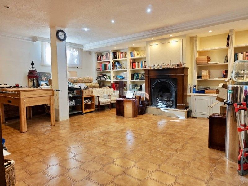 Foto 0fbaf998-7dfa-4d77-9d18-4bea94074b1a. Xalet amb calefacció aparcament a Palomas Madrid