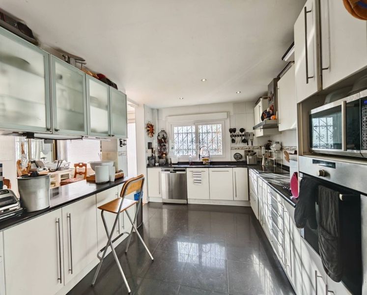 Foto 261525a0-dcbc-4f12-aec2-1246ca4139dc. Xalet amb calefacció aparcament a Palomas Madrid