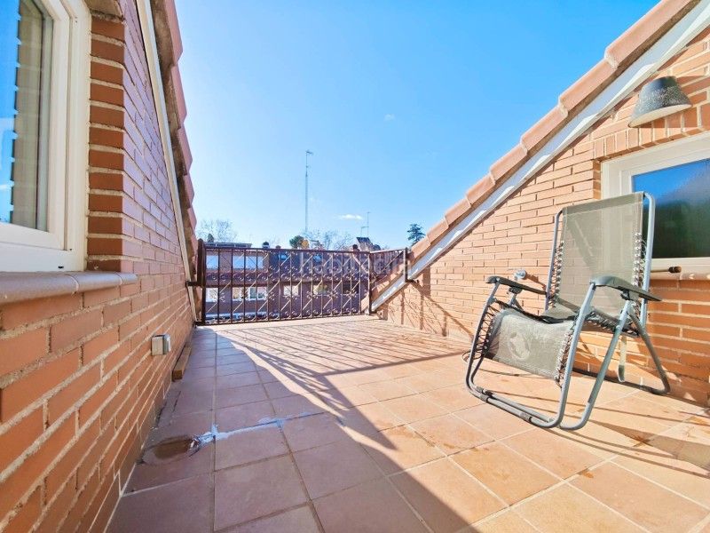 Foto fb684f51-f834-4771-bae1-cbce235c8b80. Xalet amb calefacció aparcament a Palomas Madrid