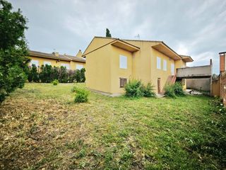 Chalet in Villaluenga de la Sagra. Casa unifamiliar en venta en villaluenga de la sagra toledo
