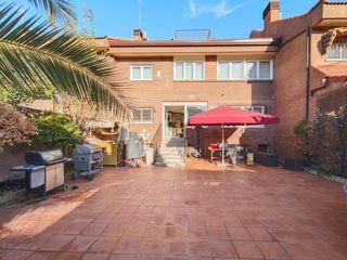 Chalet à Palomas. Casa adosada en venta en madrid madrid