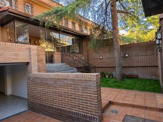 Chalet à Palomas. Casa adosada en venta en madrid madrid
