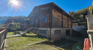 House in Gualba. Casa de diseny de fusta finlandesa amb garatge de formigo