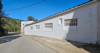 Lloguer Nau industrial a Arbúcies. Nave industrial de 1000m2 con gran almacén