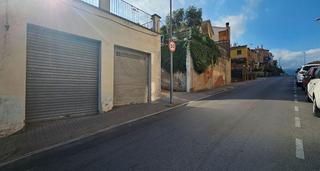 Location Parking voiture à Carrer diputació 70. Es lloguen dos garatges individuals tancats
