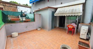 Miete Etagenwohnung  Carrer de vallgorguina. Equipado, con ascensor y terraza
