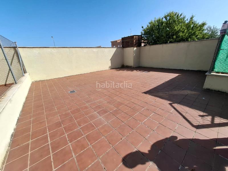 Foto b3fdc59f-a140-43bf-bf6e-942345ef2d0c. Piso  en Camarena