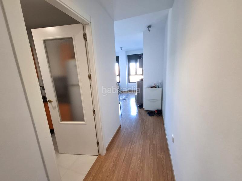 Foto fdd3881f-7445-4e24-b6ec-c21493bec15c. Piso  en Camarena